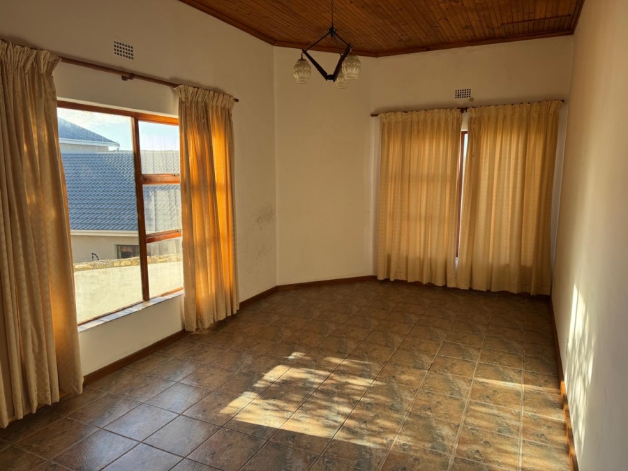 4 Bedroom Property for Sale in Stilbaai Wes Western Cape